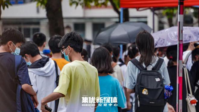 考场现2米3高考生，挑战与希望并存的青春篇章